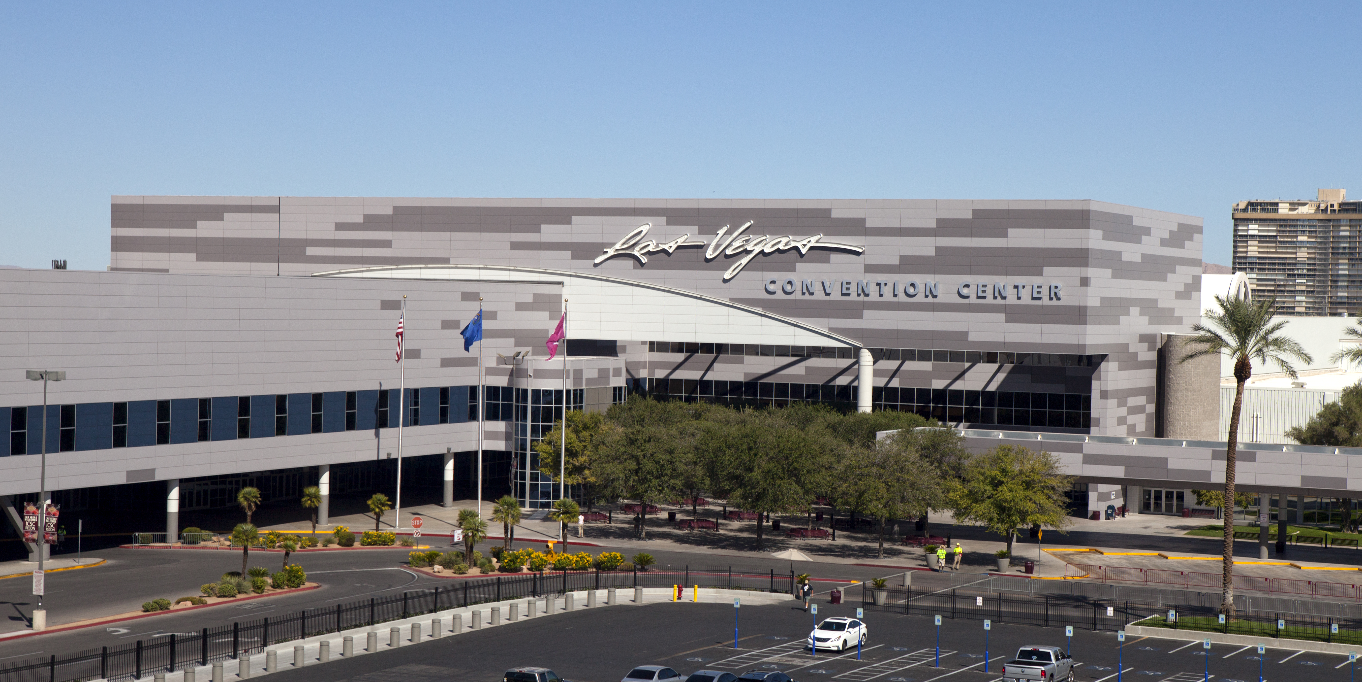 The Loop' construction complete at Las Vegas Convention Center; Tesla  vehicles to transport convention attendees underground