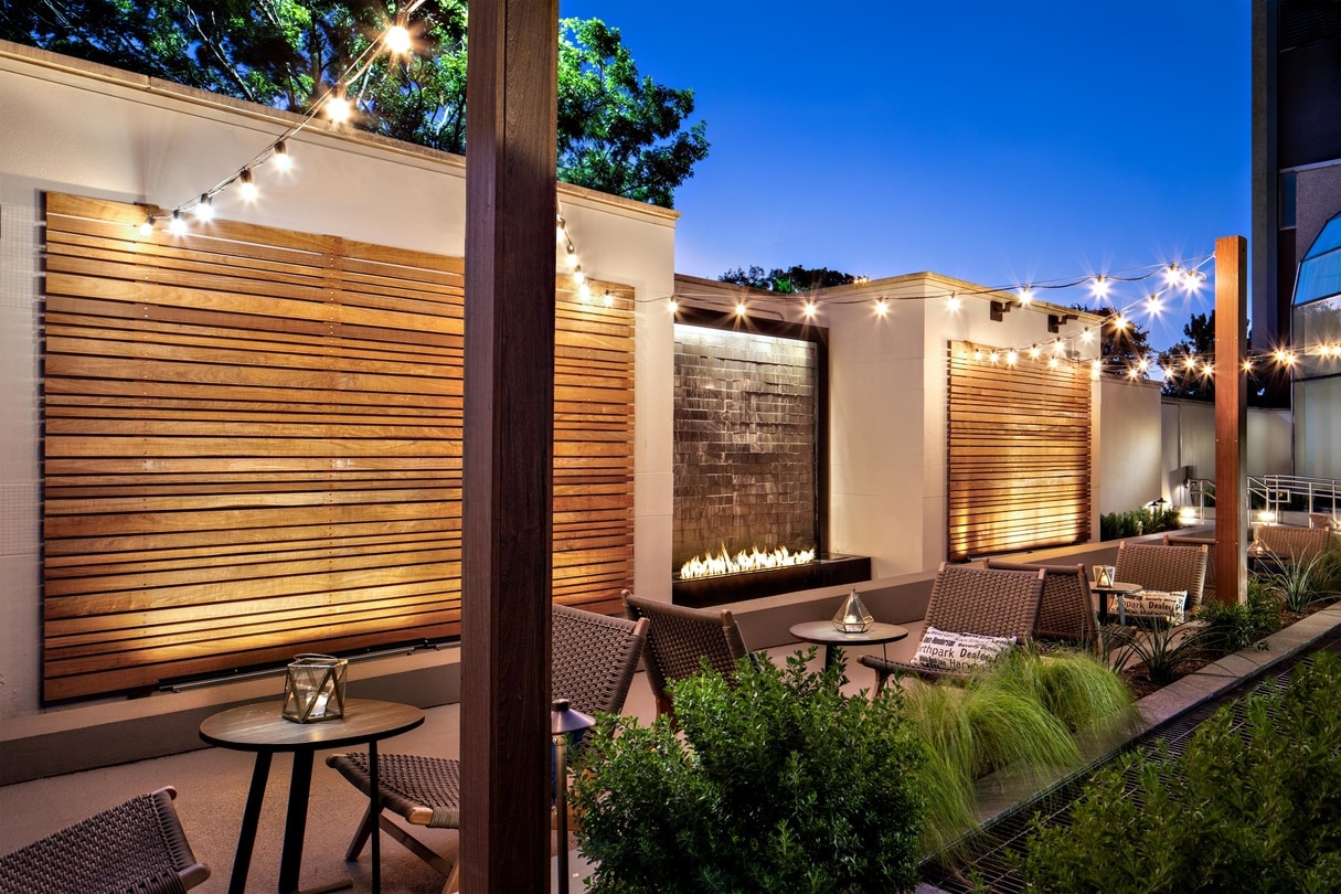 outdoor patio at Sheraton Dallas Hotel