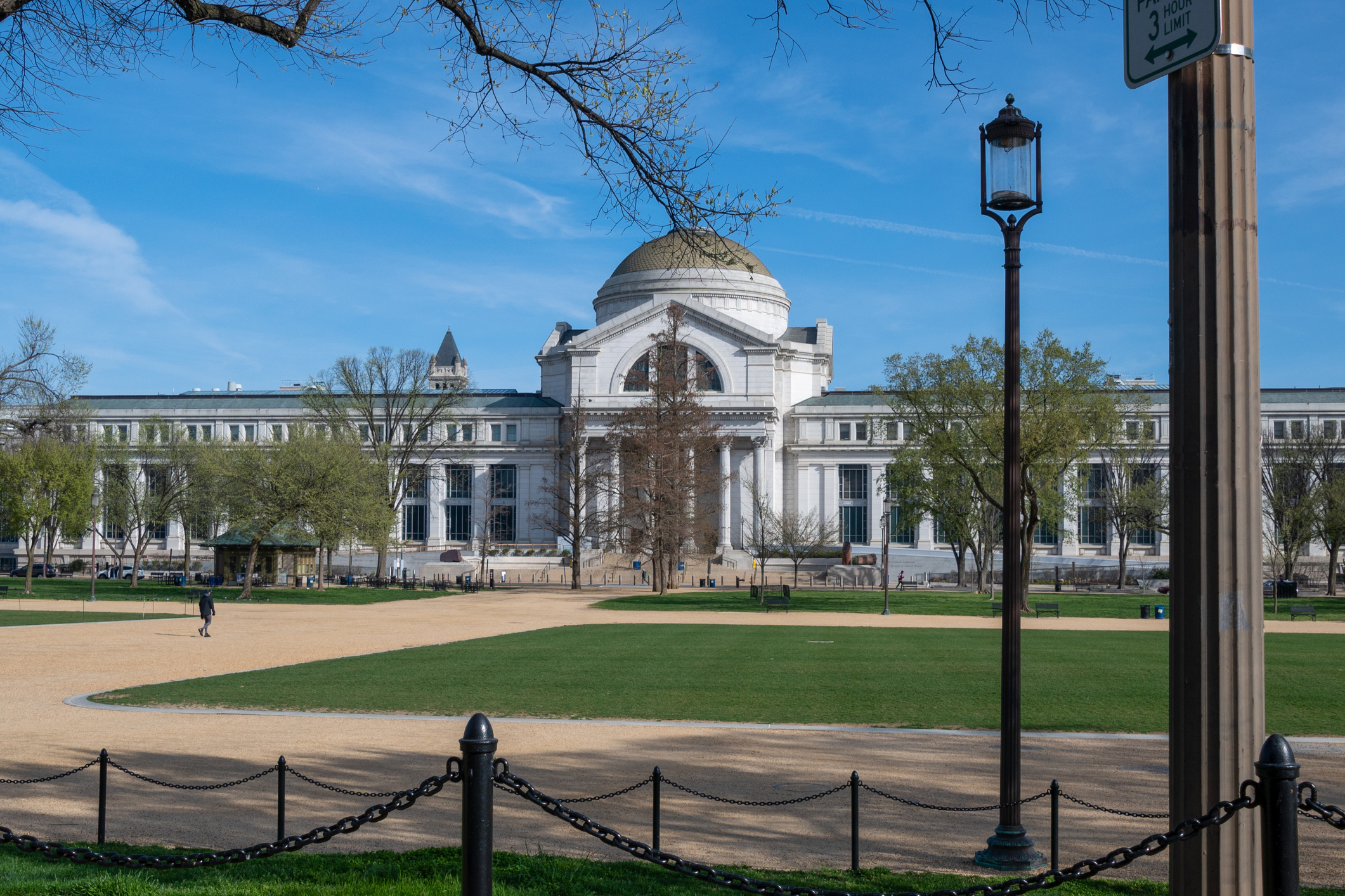 exterior of The National Museum of Natural History