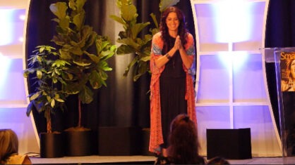 image of tracy litt on stage