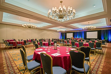 interior of ballroom at crowne plaza king of prussia