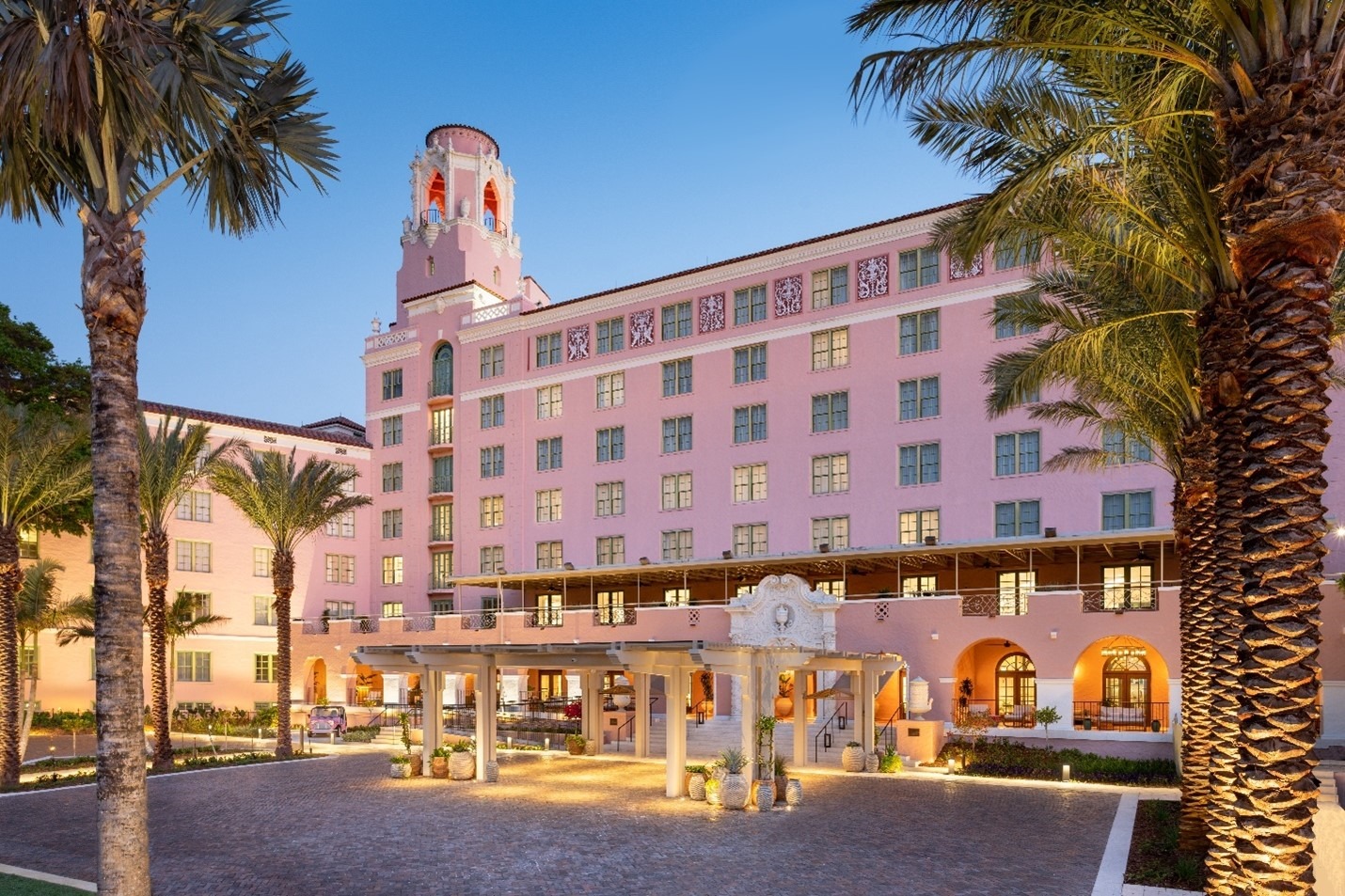 pink facade of The Vinoy Resort & Golf Club