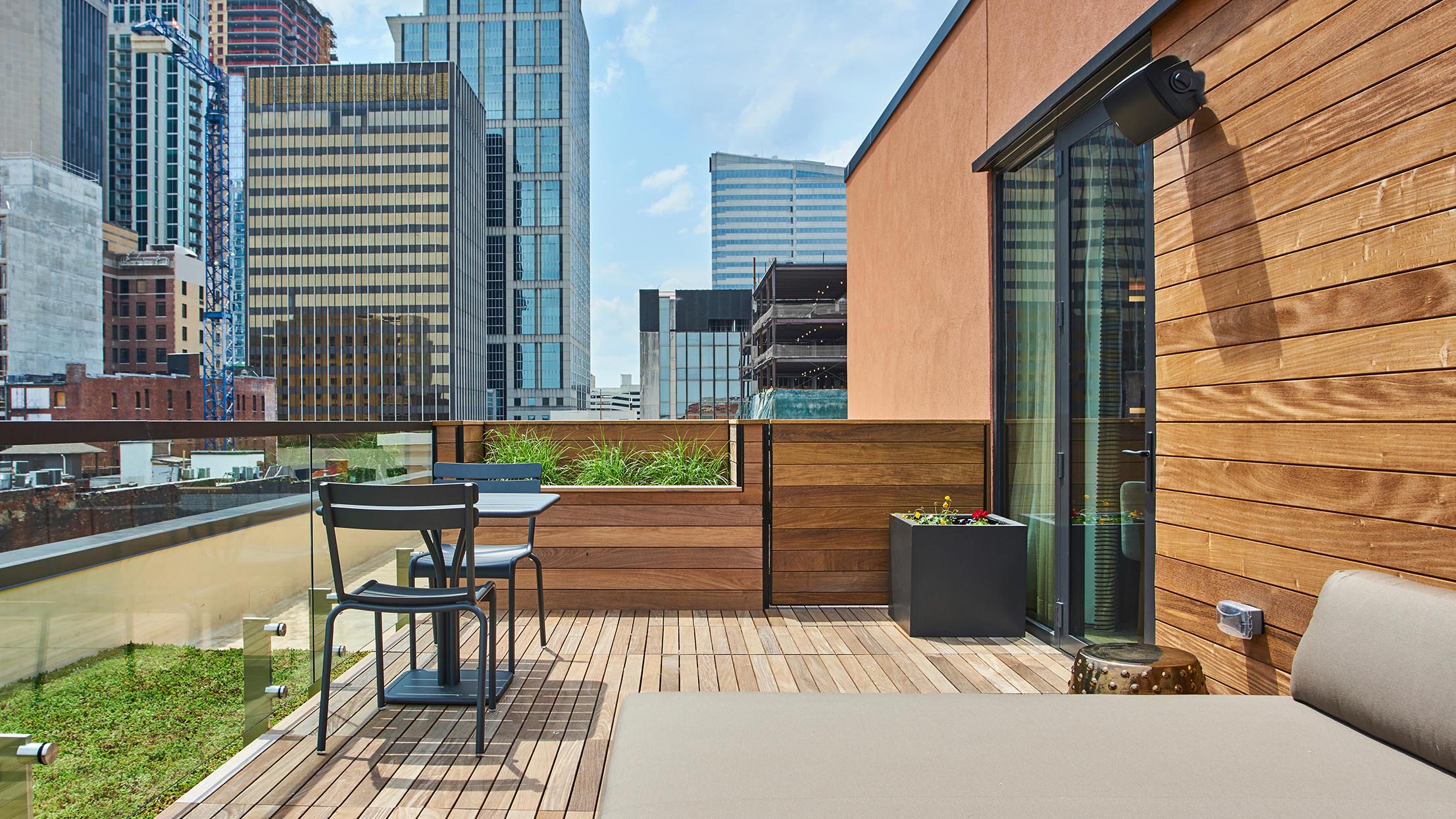 New and renovated patio at The Bankers Alley Hotel Nashville