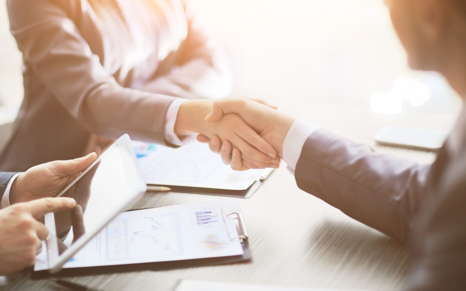 Contract Clauses You Need in 2024 Smart Meetings