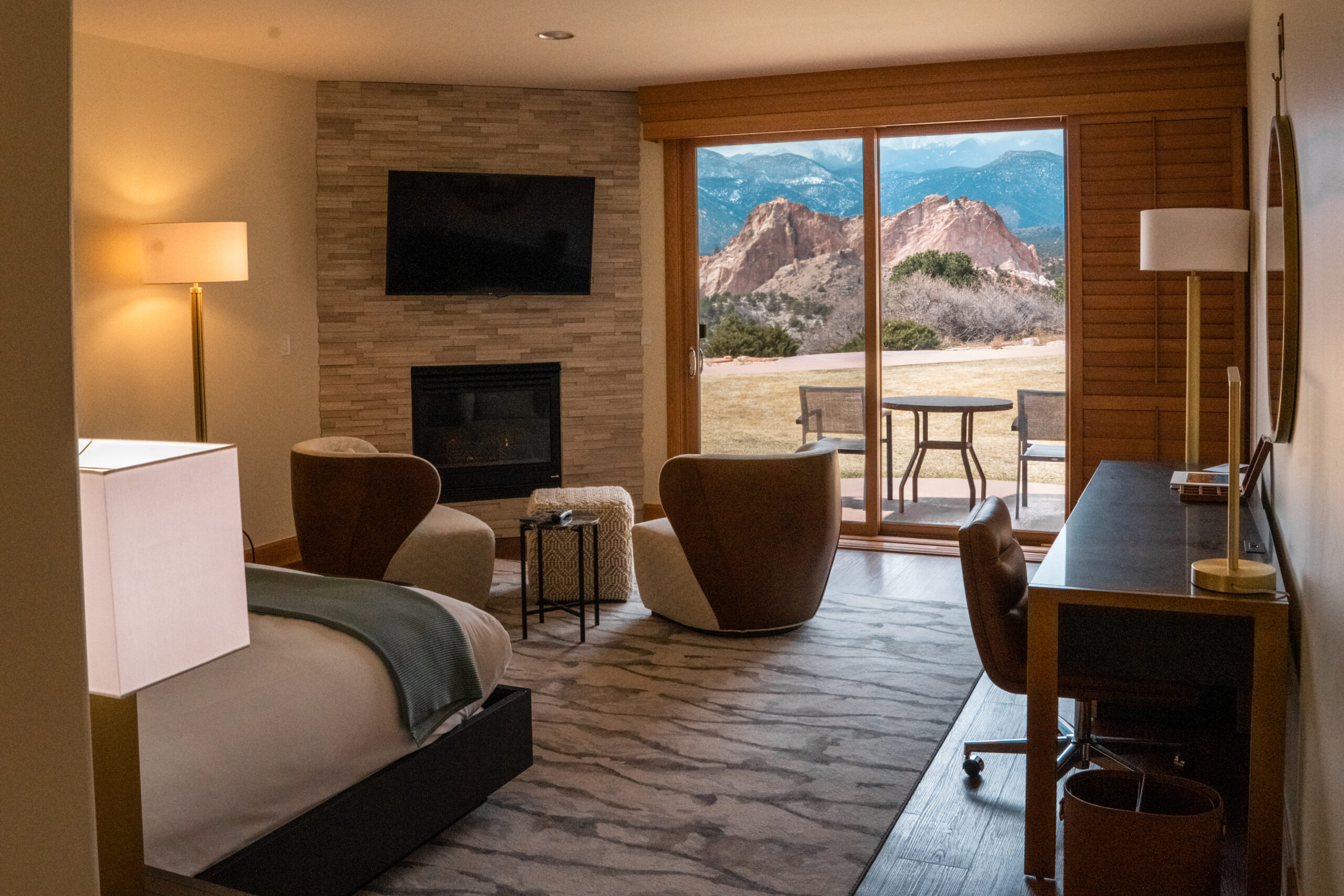 Garden of the Gods Resort & Club guest room