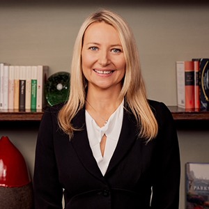 Headshot of Janet Broomfield